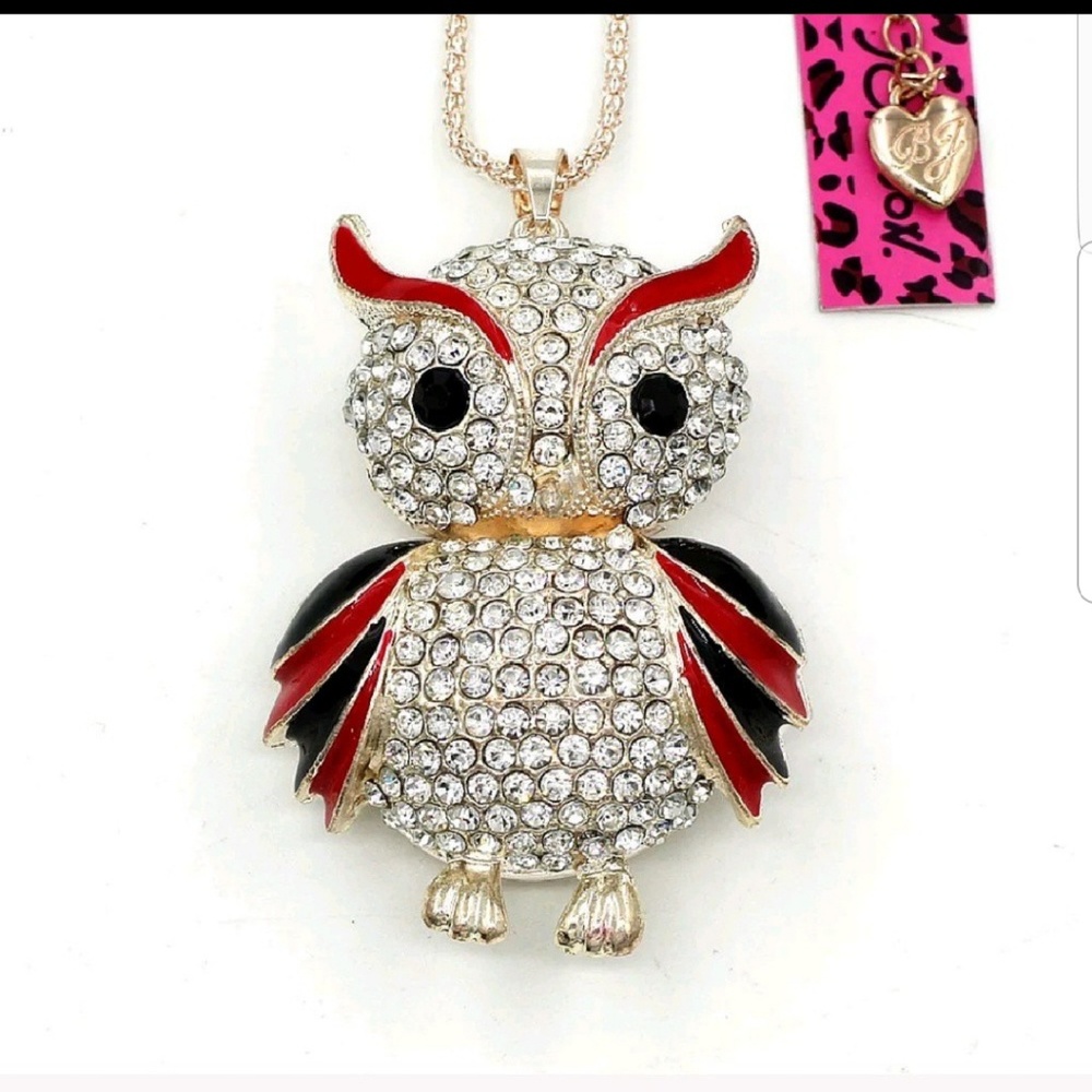 Brand new Betsey Johnson owl pendant chain.